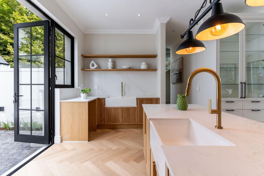 5 Bedroom Property for Sale in Constantia Western Cape